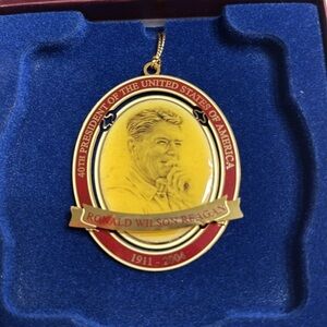Ronald Regan Presidential Foundation vintage 2005 ornament NIB Christmas holiday